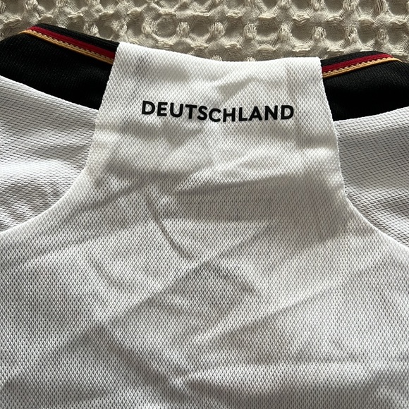 22/23 Germany Home Jersey - Large - Picture 4 of 4